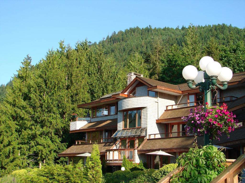 Sunshine Coast Resort Madeira Park Room photo