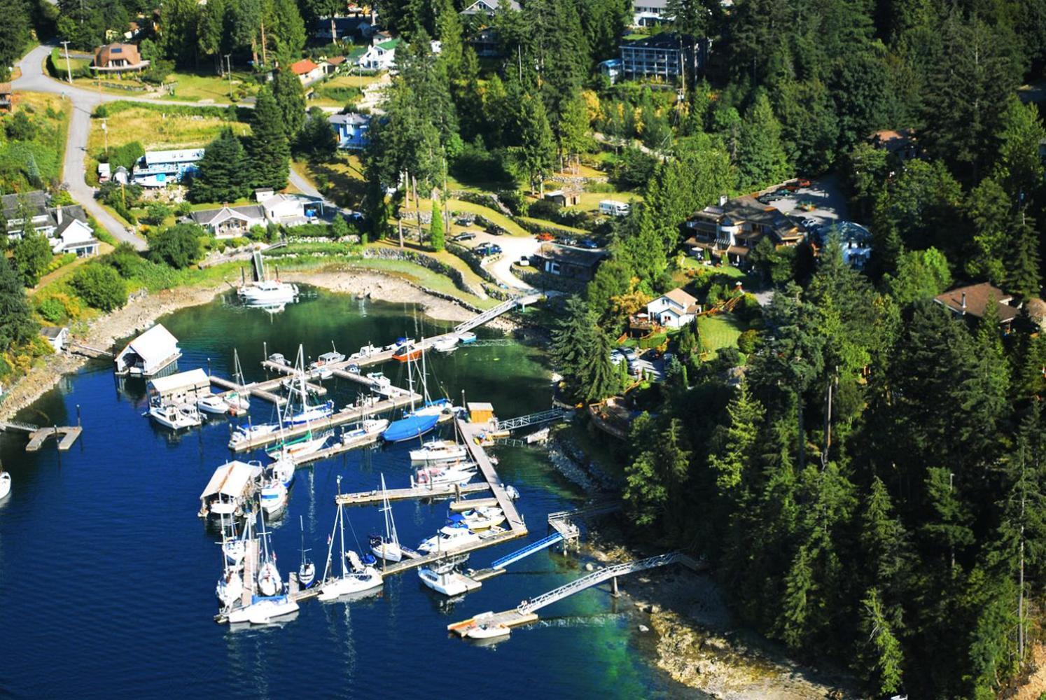 Sunshine Coast Resort Madeira Park Exterior photo